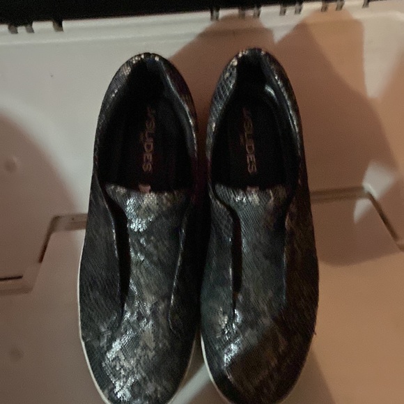 J/SLIDES NYC JSlides Noel Laceless Platform Sneaker - Picture 2 of 5